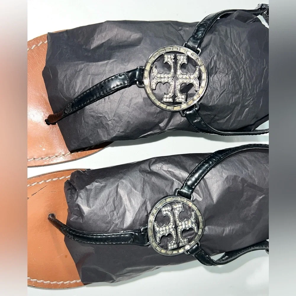 TORY BURCH PATENT LEATHER BLACK LOGO THONG SANDALS SIZE‎ 10.5M